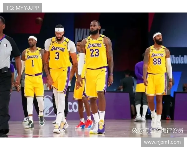 湖人队新赛季目标锁定冠军 詹姆斯和戴维斯领衔打造豪华阵容