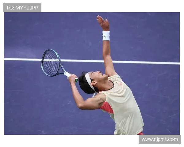 网球赛季高潮迭起 新星崭露头角 老将奋力拼搏争夺年度冠军 网球赛季高潮迭起 新星崭露头角 老将奋力拼搏争夺年度冠军