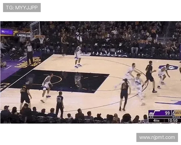 最新NBA动态：詹姆斯领衔湖人迎战勇士 多队争夺季后赛席位角逐激烈