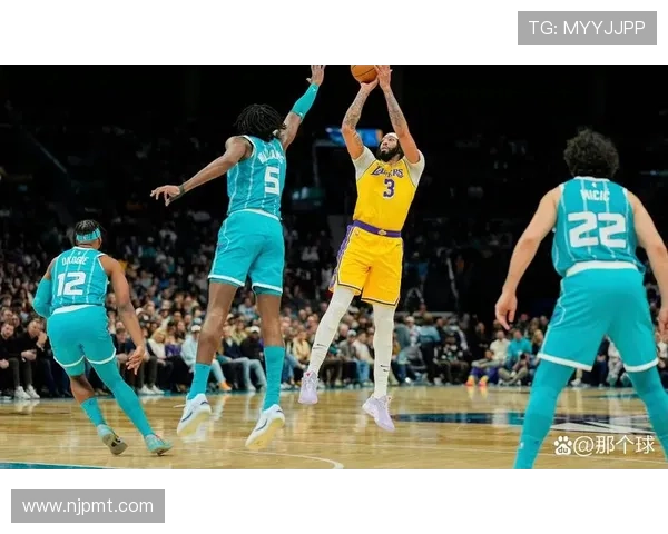 湖人队宣布浓眉哥伤情更新，预计缺席接下来的三场比赛